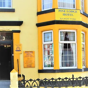 pine-lodge-hotel.hotelsin-chester.com/