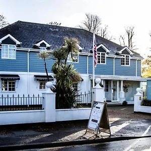 the-lord-bute.tophotelsbath.com/