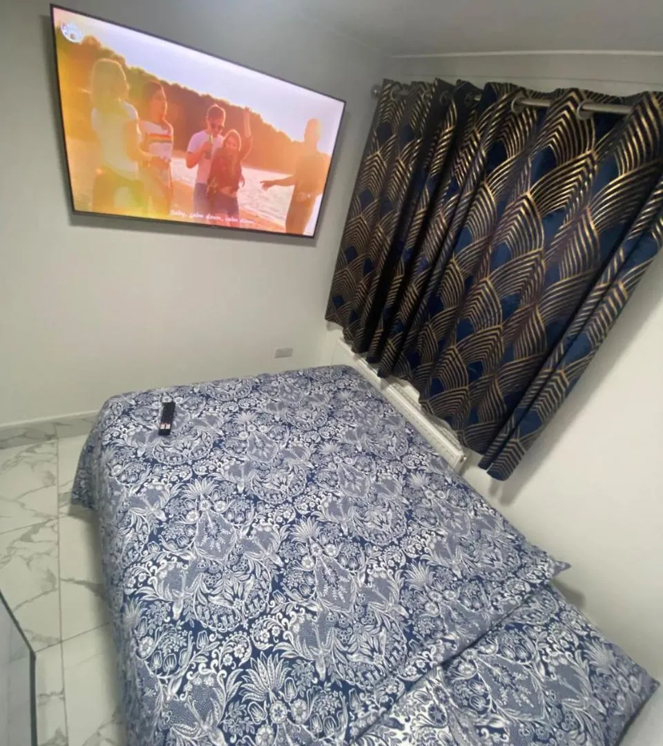 Apartment The Royal Boutique Oxford Lodge By London Sleep 6 Hayes