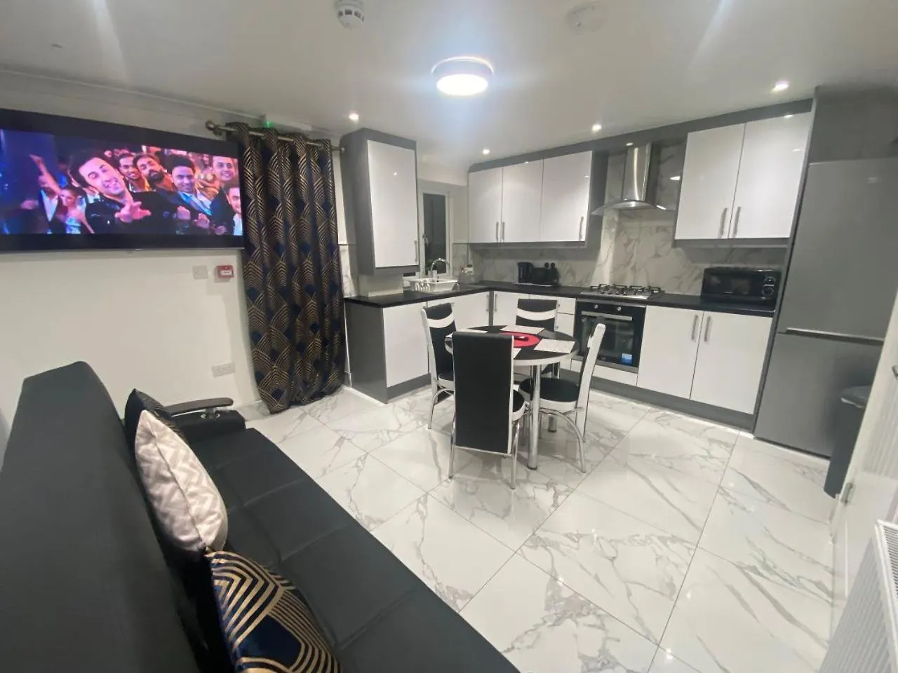 Apartment The Royal Boutique Oxford Lodge By London Sleep 6 Hayes  United Kingdom