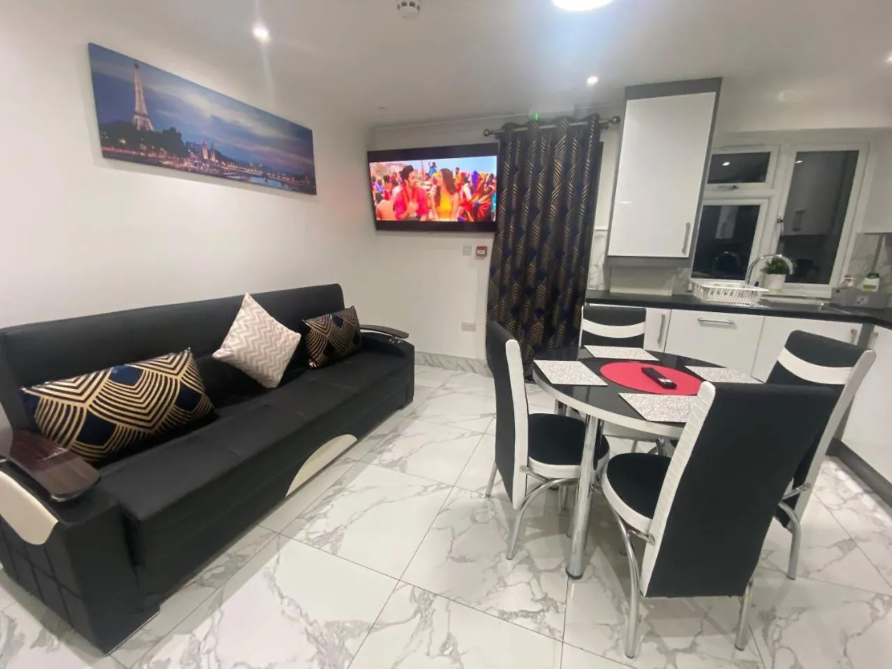 The Royal Boutique Oxford Lodge By London Sleep 6 Hayes  0*, Hayes (Greater London)